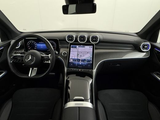 Mercedes-Benz GLC 400e 4Matic AMG 381PK // Airmatic // Trekhaak // Panoramadak // Achteras besturing // Memory // T... ActivLease financial lease