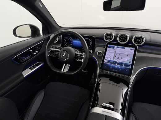 Mercedes-Benz GLC 400e 4Matic AMG 381PK // Airmatic // Trekhaak // Panoramadak // Achteras besturing // Memory // T... ActivLease financial lease