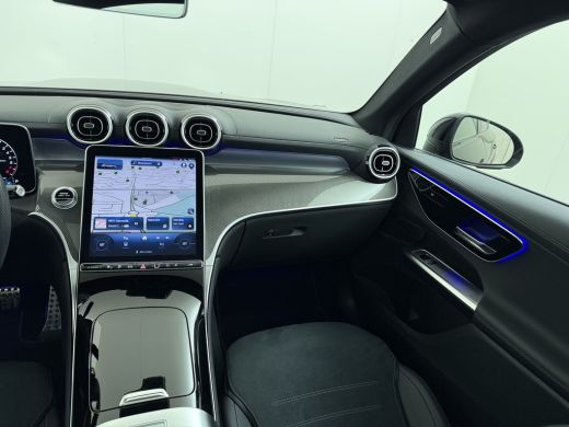 Mercedes-Benz GLC 400e 4Matic AMG // Trekhaak // Luchtvering // Meesturende Achteras // Panoramadak // Nightpakket ... ActivLease financial lease