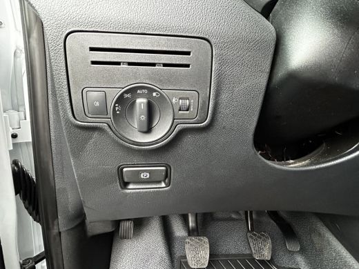 Mercedes-Benz Vito 110 CDI L2 Lang RWD // Airco // Achterklep // 12 mnd Garantie // 2000kg // Bank // Radio // CV //... ActivLease financial lease