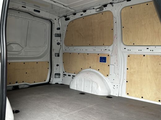 Mercedes-Benz Vito 110 CDI L2 Lang RWD // Airco // Achterklep // 12 mnd Garantie // 2000kg // Bank // Radio // CV //... ActivLease financial lease