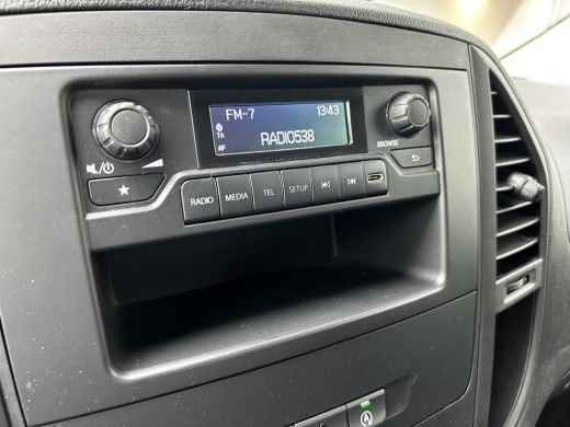 Mercedes-Benz Vito 110 CDI L2 Lang RWD // Airco // Achterklep // 12 mnd Garantie // 2000kg // Bank // Radio // CV //... ActivLease financial lease