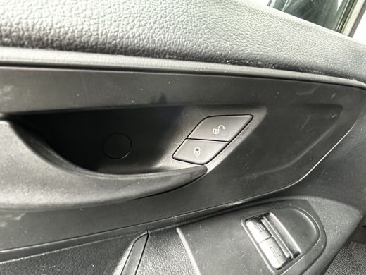 Mercedes-Benz Vito 110 CDI L2 Lang RWD // Airco // Achterklep // 12 mnd Garantie // 2000kg // Bank // Radio // CV //... ActivLease financial lease