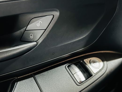 Mercedes-Benz Vito 110 CDI Lang // Airco // Navigatie// // Achterklep // Bumpers in kleur // Groot Scherm // Betimme... ActivLease financial lease