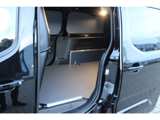 Opel Combo-e Combo-E L2 50 kWh | TREKHAAK | BETIMMERING LAADRUIMTE | CAMERA | DIGITALE BINNENSPIEGEL | STOEL +... ActivLease financial lease