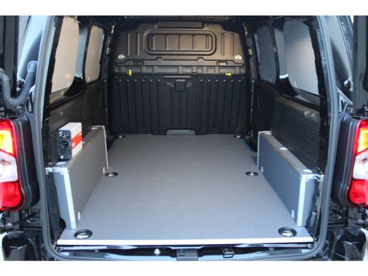 Opel Combo-e Combo-E L2 50 kWh | TREKHAAK | BETIMMERING LAADRUIMTE | CAMERA | DIGITALE BINNENSPIEGEL | STOEL +... ActivLease financial lease