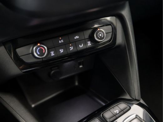 Opel Corsa 1.2 Elegance Automaat (VIRTUAL COCKPIT, APPLE CARPLAY, ZWART DAK, CAMERA, LEDER, LM VELGEN, GETIN... ActivLease financial lease