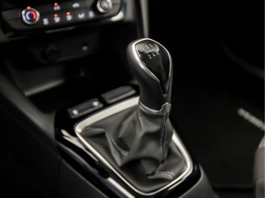 Opel Corsa 1.2 Sport (APPLE CARPLAY, GROOT NAVI, LM VELGEN, SPORTSTOELEN, LANE ASSIST, CRUISE, NIEUWE APK, N... ActivLease financial lease