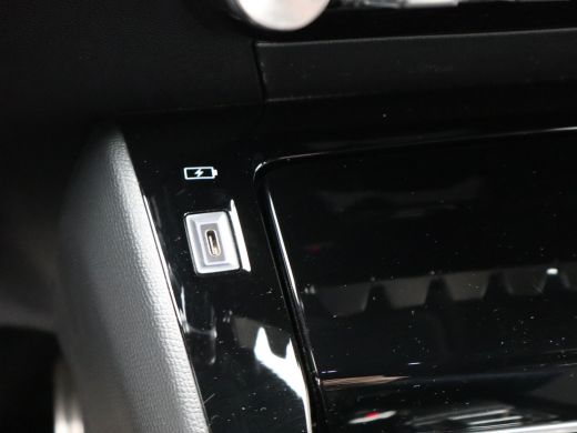 Peugeot 208 1.2 Hybrid 145 e-DCS6 GT Automaat | Achteruitrijcamera | Apple Carplay/Android Auto|telefooninteg... ActivLease financial lease