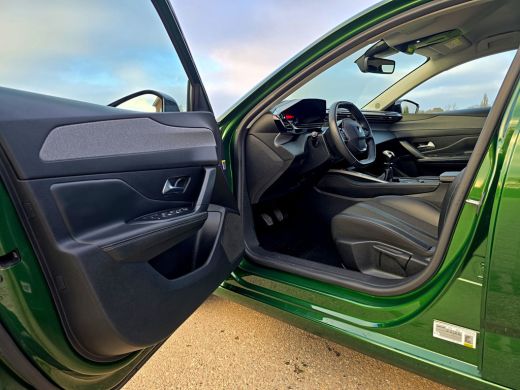 Peugeot 308 1.2 PureTech Allure Pack Business - 130 Pk - Euro 6 - ParkeerCamera - Navi - ACC - Climate Control ActivLease financial lease