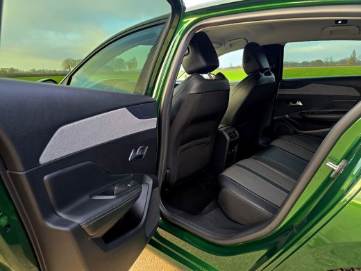 Peugeot 308 1.2 PureTech Allure Pack Business - 130 Pk - Euro 6 - ParkeerCamera - Navi - ACC - Climate Control ActivLease financial lease