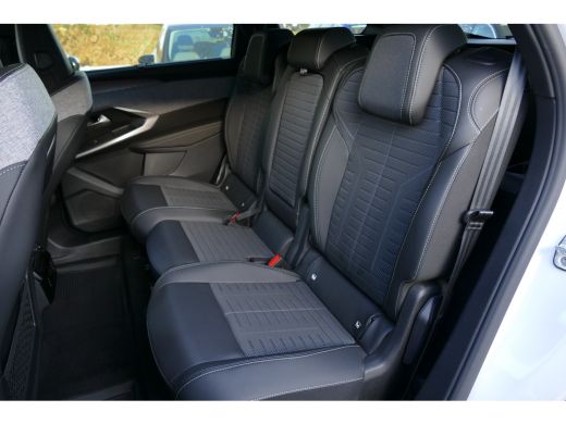 Peugeot 5008 1.2 HYBRID 145PK 7-ZITS GT AUTOMAAT / NAVI /CLIMA / PDC / 19"LMV / CAMERA / ELEKTR. ACHTERKLEP / ... ActivLease financial lease