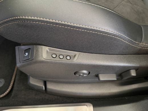 Peugeot 5008 1.2 Hybrid GT Panorama Dak | Elek. Stoelen met Massage | Elek. Achterklep | Alcantara | Adaptieve... ActivLease financial lease