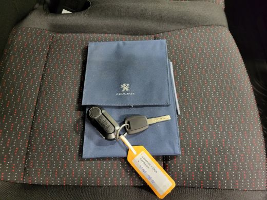 Peugeot Boxer 2.2BlueHDi 120pk L2/H2 Euro 6! ActivLease financial lease