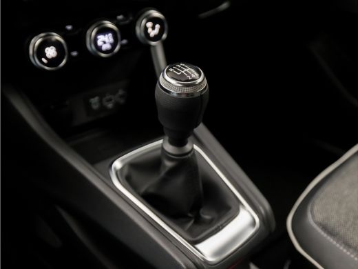 Renault Captur 1.0 TCe 90 techno Sport (APPLE CARPLAY, GROOT NAVI, CLIMATE, CAMERA, LEDER, SPORTSTOELEN, KEYLESS... ActivLease financial lease