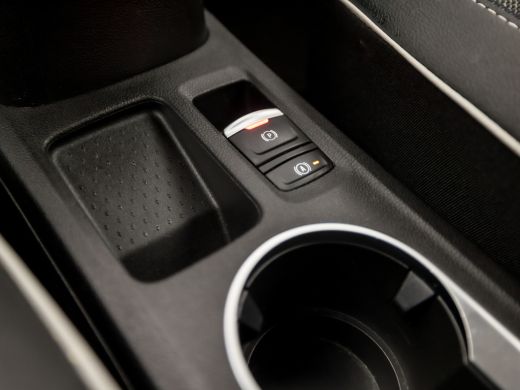 Renault Captur 1.0 TCe 90 techno Sport (APPLE CARPLAY, GROOT NAVI, CLIMATE, CAMERA, LEDER, SPORTSTOELEN, KEYLESS... ActivLease financial lease