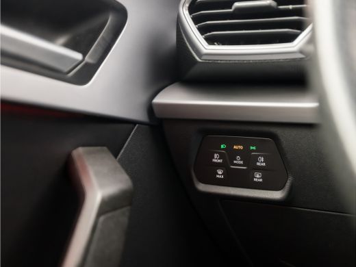 Seat Leon 1.0 TSI FR Intense Sport Automaat (APPLE CARPLAY, GROOT NAVI, CAMERA, TREKHAAK WEGKLAPBAAR, GETIN... ActivLease financial lease