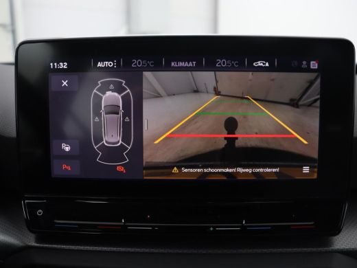 Seat Leon 1.0 eTSI Style | Trekhaak | Camera | Carplay | Full LED | Navigatie | Cruise control | Parkeerhul... ActivLease financial lease