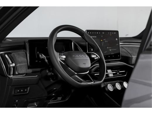 Skoda Kodiaq 1.5 TSI 204 PK PHEV Sportline Business | S/K-Panodak | DCC+ | Dig. Cockpit | Adapt Cruise | Memor... ActivLease financial lease