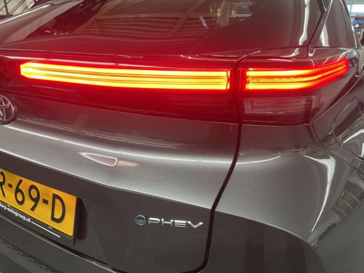 Toyota C-HR 2.0 Plug-in Hybrid 220 Executive ActivLease financial lease