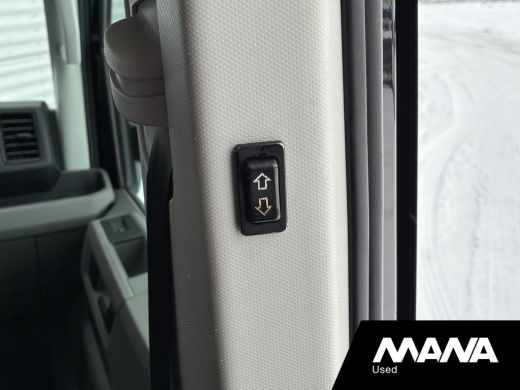 Volkswagen Crafter 35 2.0 TDI L3H3 Automaat Trekhaak 2x Treeplank Camera Cruise Standkachel Elektrische schuifdeur ActivLease financial lease