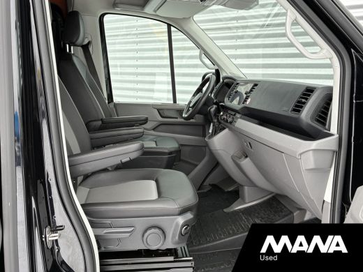 Volkswagen Crafter 35 2.0 TDI L3H3 Automaat Trekhaak 2x Treeplank Camera Cruise Standkachel Elektrische schuifdeur ActivLease financial lease