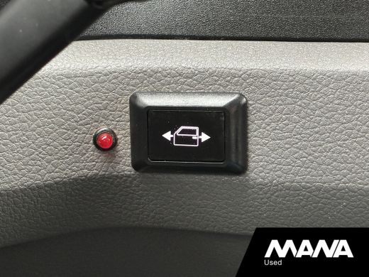 Volkswagen Crafter 35 2.0 TDI L3H3 Automaat Trekhaak 2x Treeplank Camera Cruise Standkachel Elektrische schuifdeur ActivLease financial lease