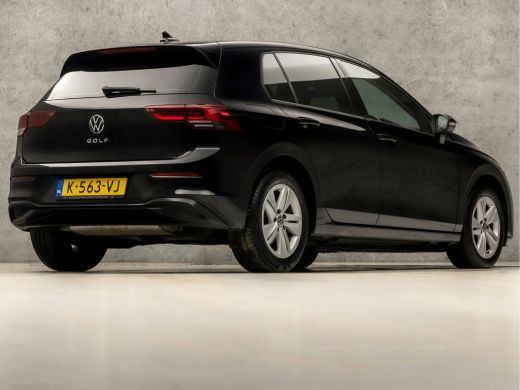 Volkswagen Golf 1.0 TSI Sport (APPLE CARPLAY, GROOT NAVI, SFEERVERLICHTING, KEYLESS, PARKEERSENSOREN, SPORTSTOELE... ActivLease financial lease