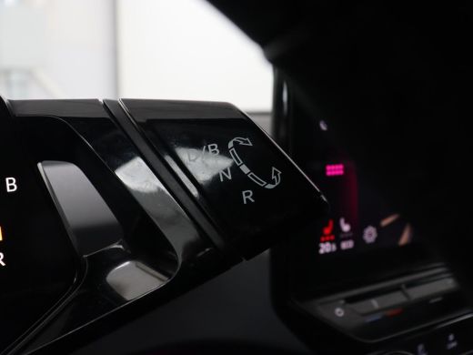 Volkswagen ID.3 First 58 kWh | Stoel & stuurverwarming | Adaptive cruise | Camera | Carplay | Navigatie | Full LE... ActivLease financial lease