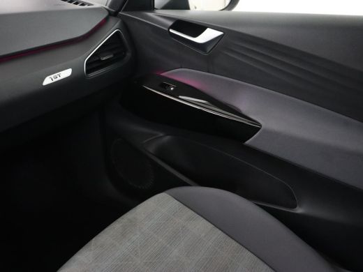 Volkswagen ID.3 First 58 kWh | Stoel & stuurverwarming | Adaptive cruise | Camera | Carplay | Navigatie | Full LE... ActivLease financial lease