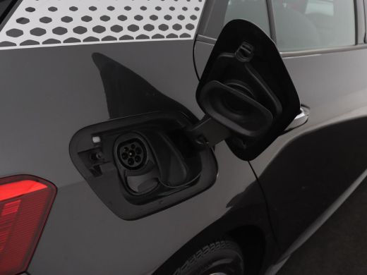 Volkswagen ID.3 First 58 kWh | Stoel & stuurverwarming | Adaptive cruise | Camera | Carplay | Navigatie | Full LE... ActivLease financial lease