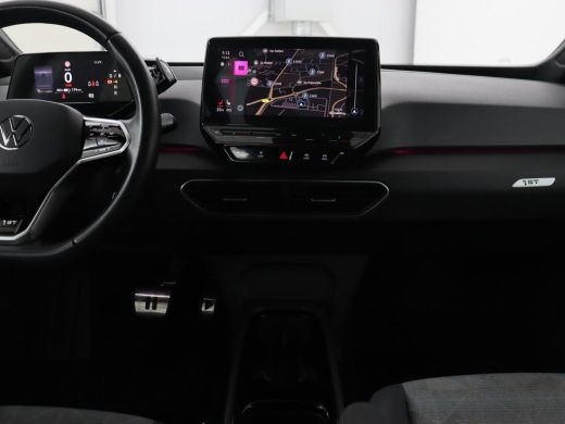 Volkswagen ID.3 First 58 kWh | Stoel & stuurverwarming | Adaptive cruise | Camera | Carplay | Navigatie | Full LE... ActivLease financial lease
