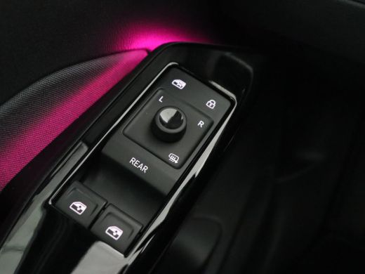 Volkswagen ID.3 First 58 kWh | Stoel & stuurverwarming | Adaptive cruise | Camera | Carplay | Navigatie | Full LE... ActivLease financial lease