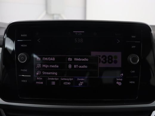 Volkswagen T-Roc 1.0 TSI Life | Stoelverwarming | Carplay | Adaptive cruise | Virtual Cockpit | Full LED | Park As... ActivLease financial lease