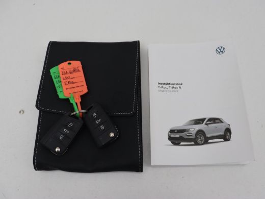 Volkswagen T-Roc 1.0 TSI Life | Stoelverwarming | Carplay | Adaptive cruise | Virtual Cockpit | Full LED | Park As... ActivLease financial lease