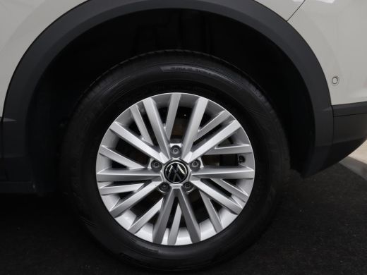 Volkswagen T-Roc 1.0 TSI Life | Stoelverwarming | Carplay | Adaptive cruise | Virtual Cockpit | Full LED | Park As... ActivLease financial lease