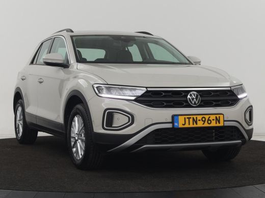 Volkswagen T-Roc 1.0 TSI Life | Stoelverwarming | Carplay | Adaptive cruise | Virtual Cockpit | Full LED | Park As... ActivLease financial lease