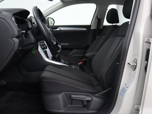 Volkswagen T-Roc 1.0 TSI Life | Stoelverwarming | Carplay | Adaptive cruise | Virtual Cockpit | Full LED | Park As... ActivLease financial lease