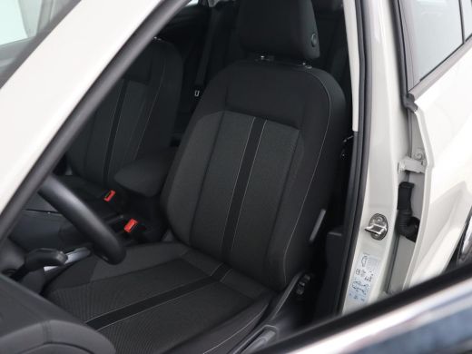 Volkswagen T-Roc 1.0 TSI Life | Stoelverwarming | Carplay | Adaptive cruise | Virtual Cockpit | Full LED | Park As... ActivLease financial lease