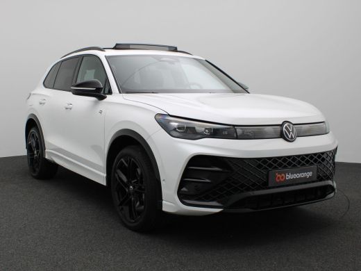 Volkswagen Tiguan 1.5 eHybrid R-Line Edition 272PK DSG Black Style, Trekhaak, Lederen bekleding, Ventilatiestoelen,... ActivLease financial lease