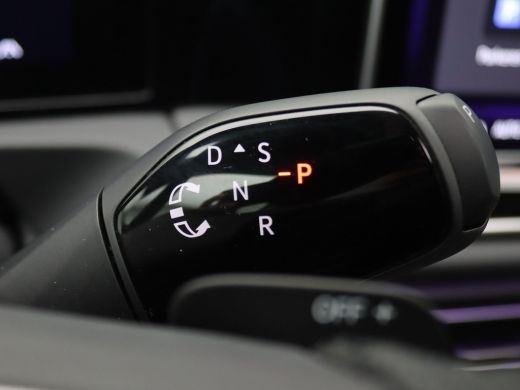 Volkswagen Tiguan 1.5 eHybrid R-Line Edition 272PK DSG Black Style, Trekhaak, Lederen bekleding, Ventilatiestoelen,... ActivLease financial lease