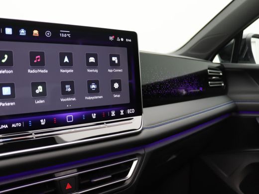 Volkswagen Tiguan 1.5 eHybrid R-Line Edition 272PK DSG Black Style, Trekhaak, Lederen bekleding, Ventilatiestoelen,... ActivLease financial lease