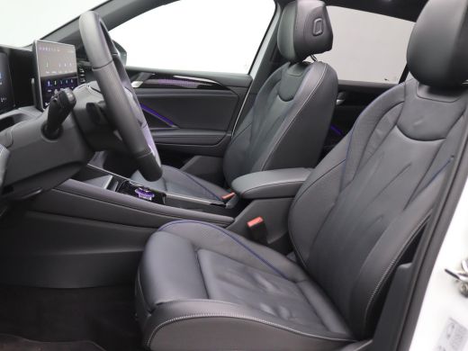 Volkswagen Tiguan 1.5 eHybrid R-Line Edition 272PK DSG Black Style, Trekhaak, Lederen bekleding, Ventilatiestoelen,... ActivLease financial lease