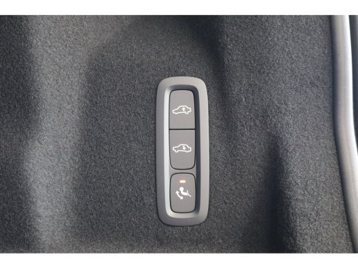 Volvo  XC60 T6 350PK AWD Ultra Executive Edition Bright | B&W | Massage/ventilatie | 21" | Luchtvering | Trek... ActivLease financial lease