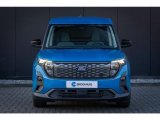 Ford E-Transit Courier Limited 44 kWh DIRECT LEVERBAAR | Trekhaak | Adapt. Cruise | Dodehoek Detectie | Camera | Winter-...