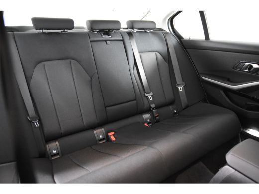 BMW 3 Serie 320 iA Sedan *1ste Eigenaar*Park assist*Carplay* ActivLease financial lease