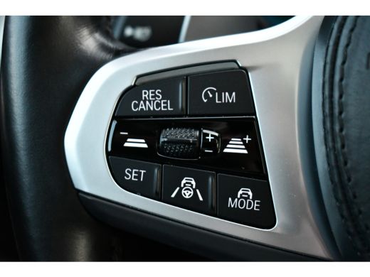 BMW 5 Serie Touring 530e xDrive M-Sport Pano ACC H/K HUD 19inch ActivLease financial lease