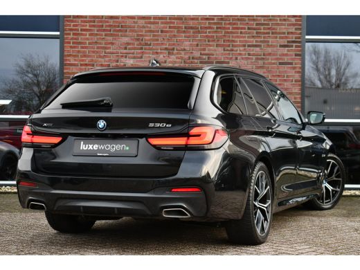 BMW 5 Serie Touring 530e xDrive M-Sport Pano ACC H/K HUD 19inch ActivLease financial lease