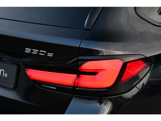 BMW 5 Serie Touring 530e xDrive M-Sport Pano ACC H/K HUD 19inch ActivLease financial lease