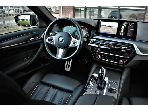 BMW 5 Serie Touring 530e xDrive M-Sport Pano ACC H/K HUD 19inch ActivLease financial lease